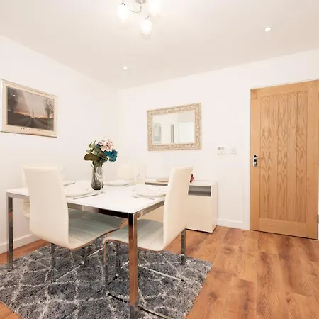 Holiday home 3 Storey House Next To Museum London Pass The Keys