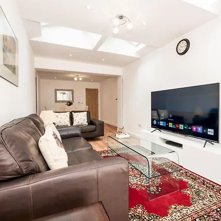 3 Storey House Next To Museum London Pass The Keys Holiday home *