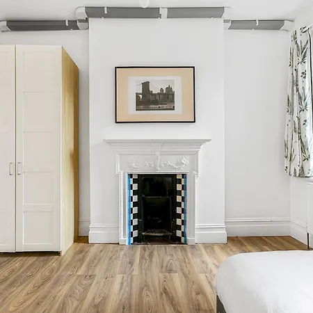 Spacious Cozy Flat West Hampsted Pass The Keys Apartment London