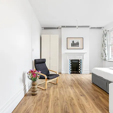 Spacious Cozy Flat West Hampsted Pass The Keys London