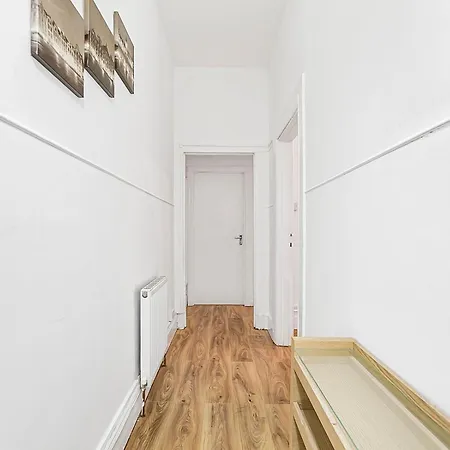 Spacious Cozy Flat West Hampsted Pass The Keys Apartment