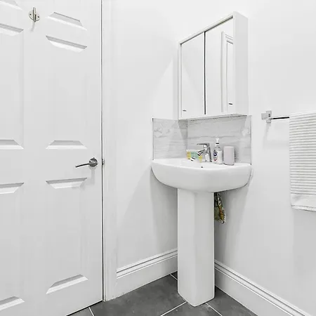 Apartment Spacious Cozy Flat West Hampsted Pass The Keys