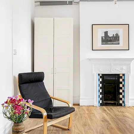 Spacious Cozy Flat West Hampsted Pass The Keys London