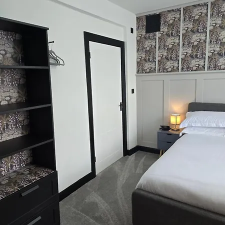 Double With Ensuite Bathroom