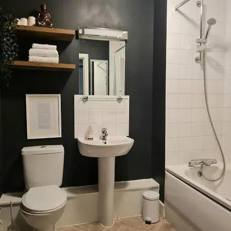 Stylish Near Tower Bridge דירה לונדון