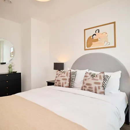 The Tottenham Wonder - Pleasing 2bdr Flat With Balcony London