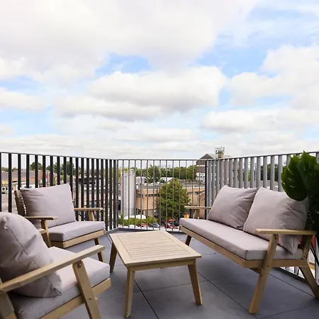 The Tottenham Wonder - Pleasing 2bdr Flat With Balcony