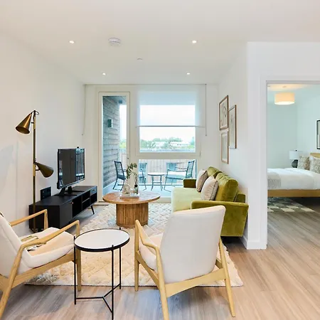 The Tottenham Hideaway - Alluring 1bdr Flat With Balcony Apartment *