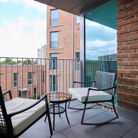 The Tottenham Hideaway - Alluring 1bdr Flat With Balcony London