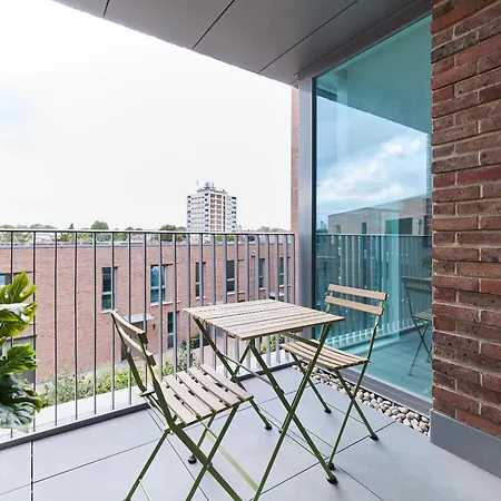 The Tottenham Sanctuary - Adorable 1bdr Flat With Balcony דירה לונדון