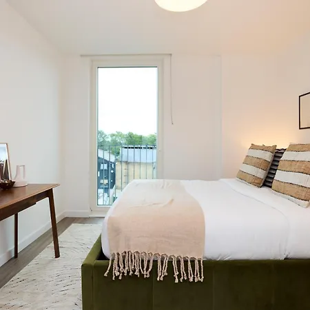 The Tottenham Retreat - Homely 2bdr Flat With Balcony *