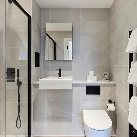 Daire The Tottenham Retreat - Homely 2bdr Flat With Balcony *