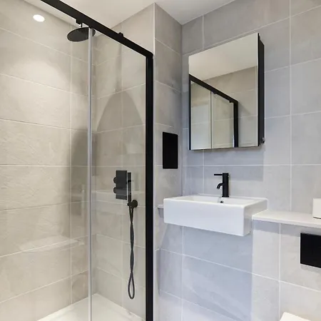 The Tottenham Retreat - Homely 2bdr Flat With Balcony Apartment London