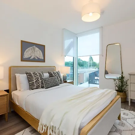 The Tottenham Retreat - Homely 2bdr Flat With Balcony Apartment