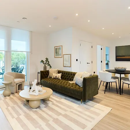 The Tottenham Retreat - Homely 2bdr Flat With Balcony Apartment London