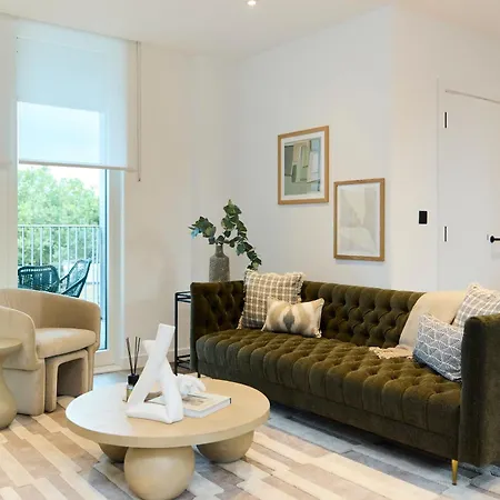 The Tottenham Retreat - Homely 2bdr Flat With Balcony *