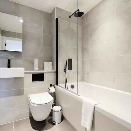 The Tottenham Escape - Lovely 2bdr Flat With Balcony London