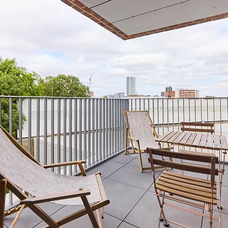 The Tottenham Escape - Lovely 2bdr Flat With Balcony