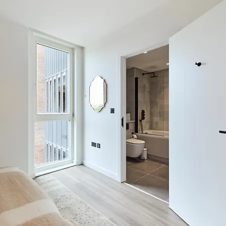 Apartment The Tottenham Escape - Lovely 2bdr Flat With Balcony London