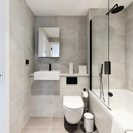 The Tottenham Escape - Lovely 2bdr Flat With Balcony