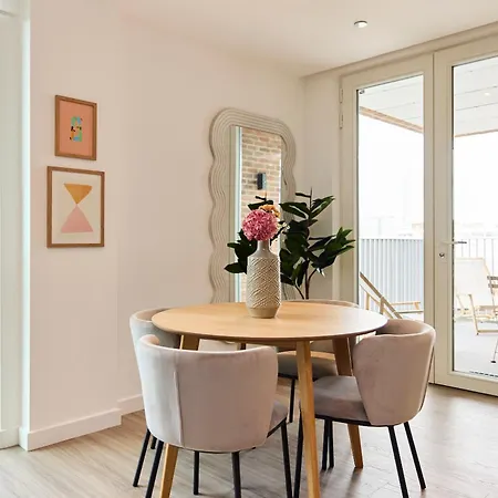 The Tottenham Escape - Lovely 2bdr Flat With Balcony