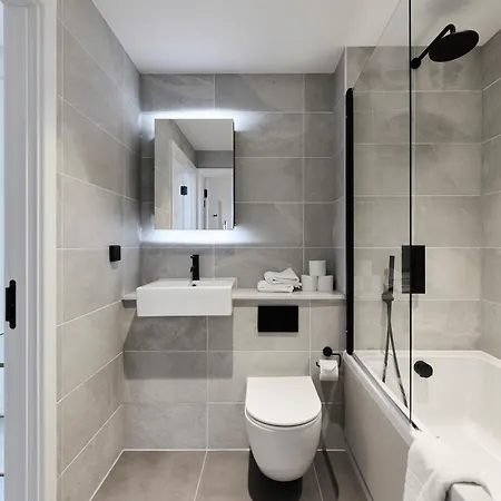 The Tottenham Hale Crib - Trendy 2bdr Flat With Balcony * London