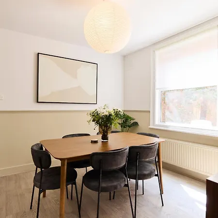 The Furness Hideout - Charming 2bdr Flat With Garden Apartment London