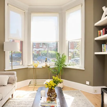 The Furness Hideout - Charming 2bdr Flat With Garden London