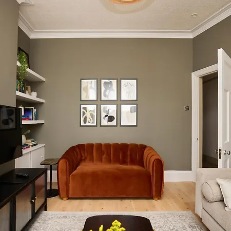 The Furness Hideout - Charming 2bdr Flat With Garden Apartment London