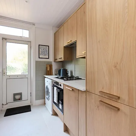 Apartment The Furness Hideout - Charming 2bdr Flat With Garden *