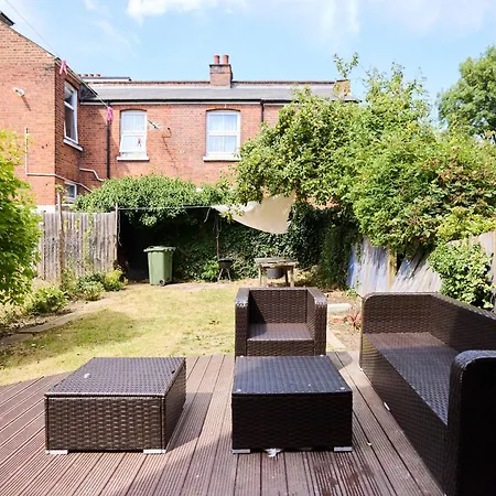 The Furness Hideout - Charming 2bdr Flat With Garden London