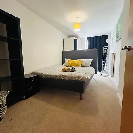 Apartamento 2 Bedroom Apartment, Greater London Crayford