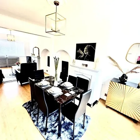 Stunning Modern Cozy 5 Star 3 Bedroom House-free Parking Greater London Metro Stations Hosted By Tony Ferienhaus