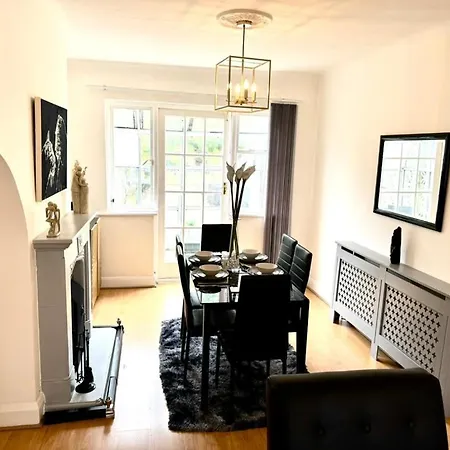 Stunning Modern Cozy 5 Star 3 Bedroom House-free Parking Greater London Metro Stations Hosted By Tony Ferienhaus *