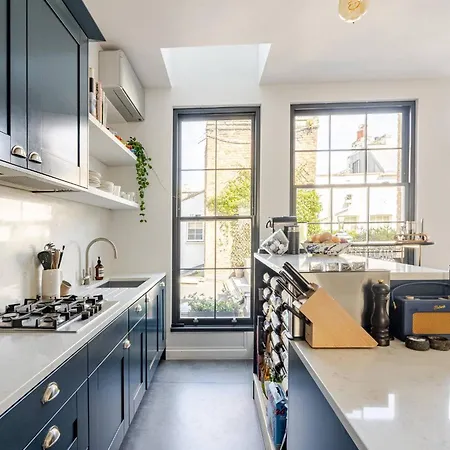 Hébergement de vacances Delightful Notting Hill 2 Bed House With Garden *