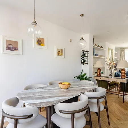 Delightful Notting Hill 2 Bed House With Garden *