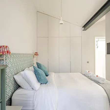 Hébergement de vacances Delightful Notting Hill 2 Bed House With Garden Londres