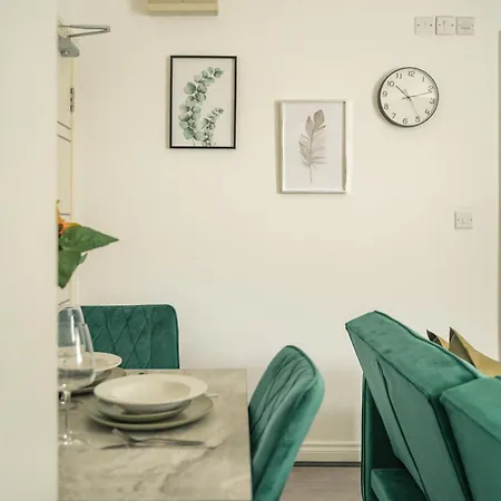 With Free Wifi Apartment London
