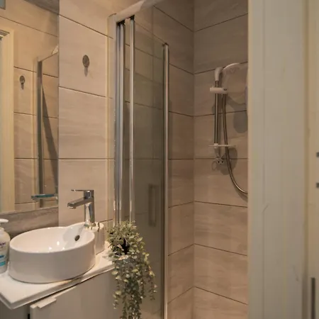 Apartment With Free Wifi