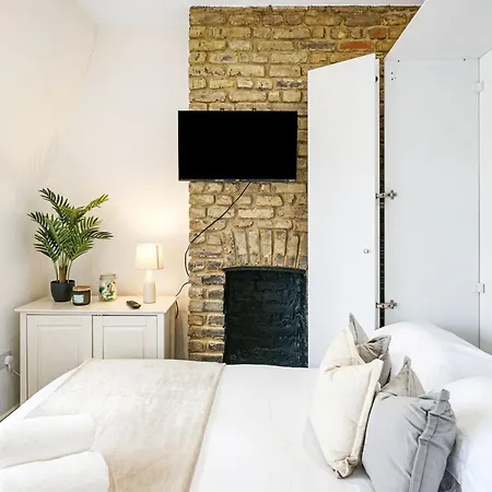 Apartment With Free Wifi London