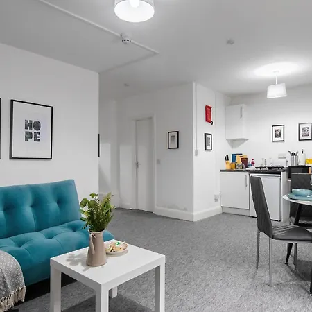 Livestay Affordable En-suite Studio In London, N14 * East Barnet