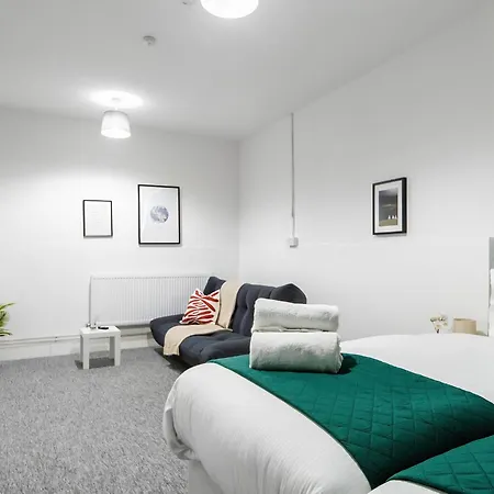 Livestay Affordable En-suite Studio In London, N14 Guest house *