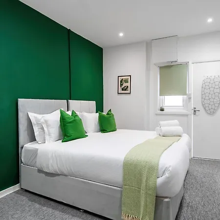 Livestay Affordable En-suite Studio In London, N14 East Barnet