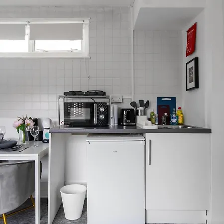 Guest house Livestay Affordable En-suite Studio In London, N14 *