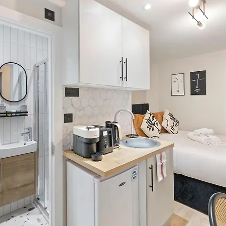 Chic Pad: Modern Retreat London