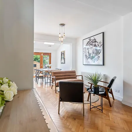 Entire House In Wimbledon * London