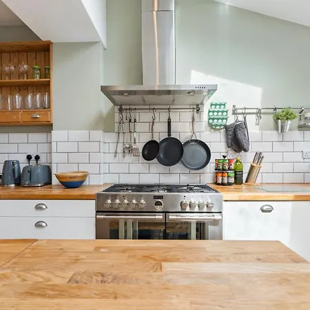 Entire House In Wimbledon * London