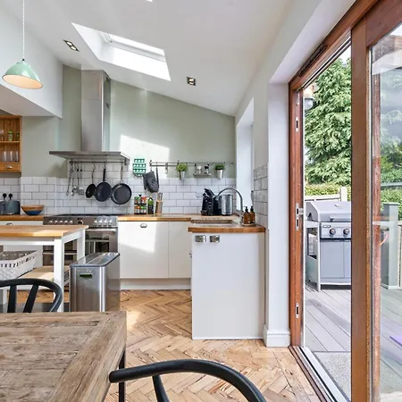 Entire House In Wimbledon *