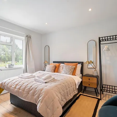 Entire House In Wimbledon * London