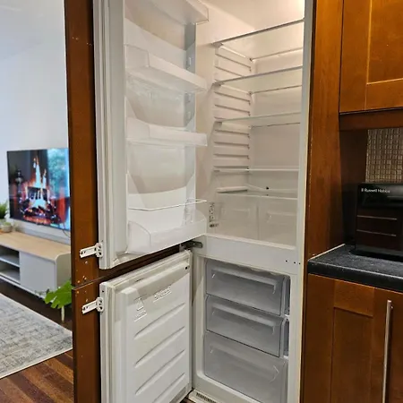 2 Bedroom Spacious In Apartment